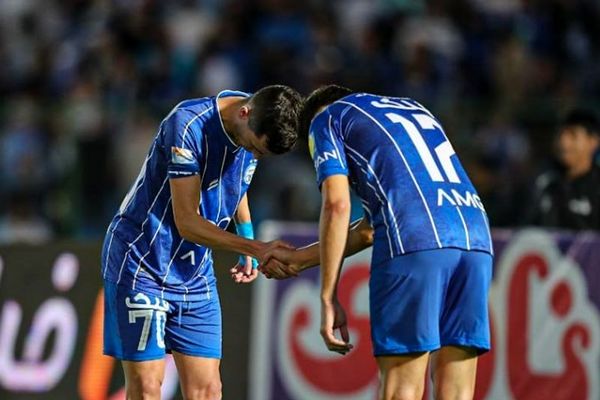 استقلال ۳-۱ آلومینیوم / بازگشت آبی پوشان به صدر جدول 