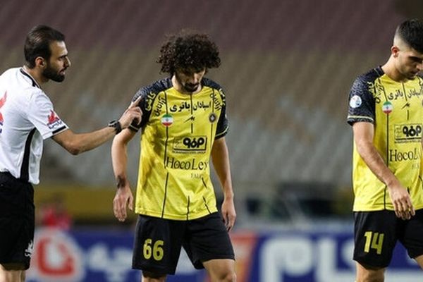 سپاهان با نویدکیا بالاخره برد/ گل‌گهر مقابل فولاد متوقف شد