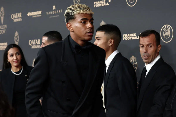 یامال یک برادر گمشده دارد!