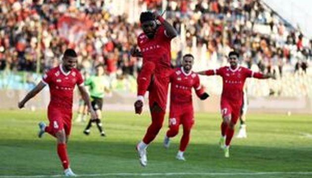 پرسپولیس صدر جدول را از سپاهان پس گرفت 