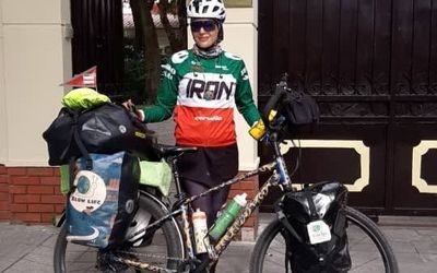 ورود بانوی دوچرخه‌سوار ایرانی به ویتنام