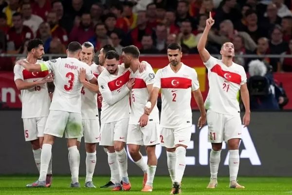 اسپانیا ۲-۲ ترکیه/ همین برای ترکیه بس: گل به اسپانیا بعد از ۱۶ سال