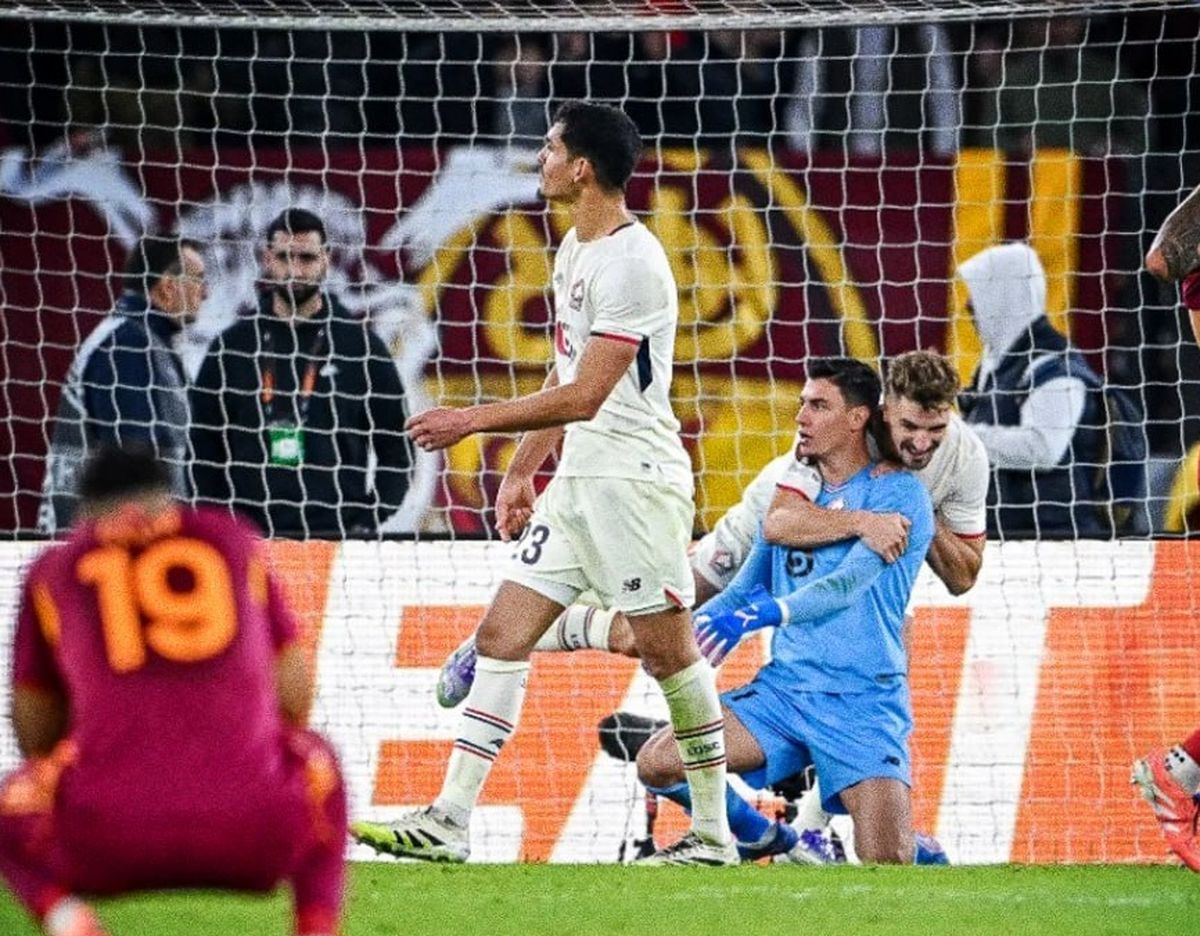 ببینید/ یک اتفاق بسیار نادر در زمین فوتبال