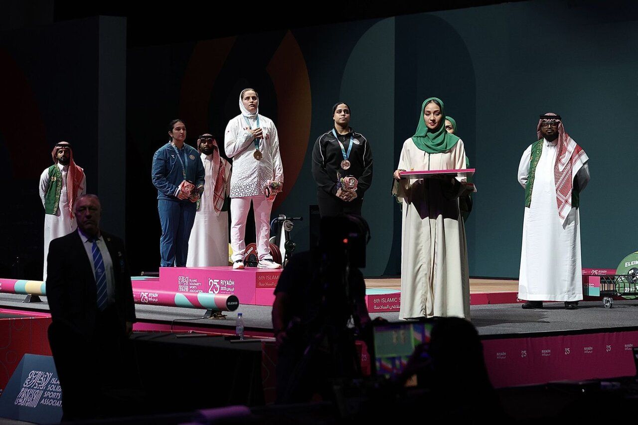 مهسا بهشتی: درس می‌خوانم و داروساز می‌شوم