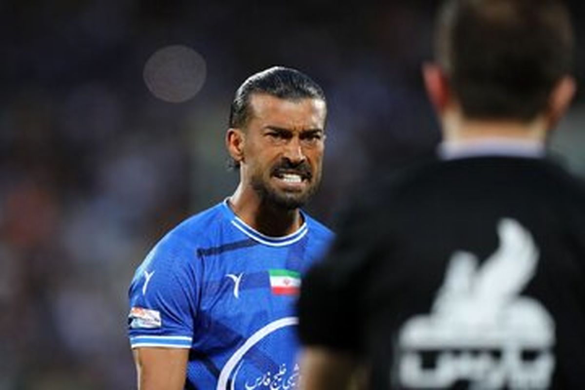 استایل عجیب رامین رضاییان با پیراهن ۱۰۰ میلیونی 