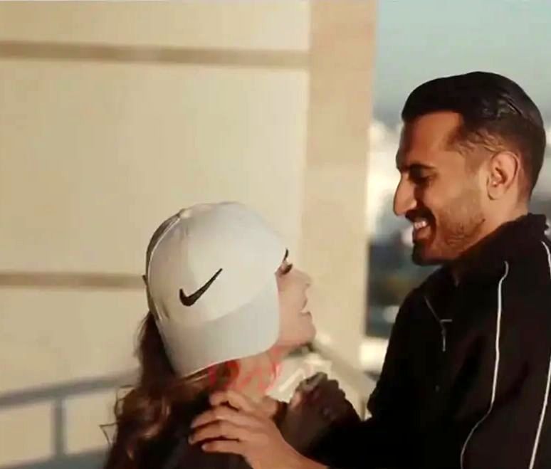 ویدیوی جنجالی و عاشقانه سعید کریمی و همسرش در ورزشگاه خالی