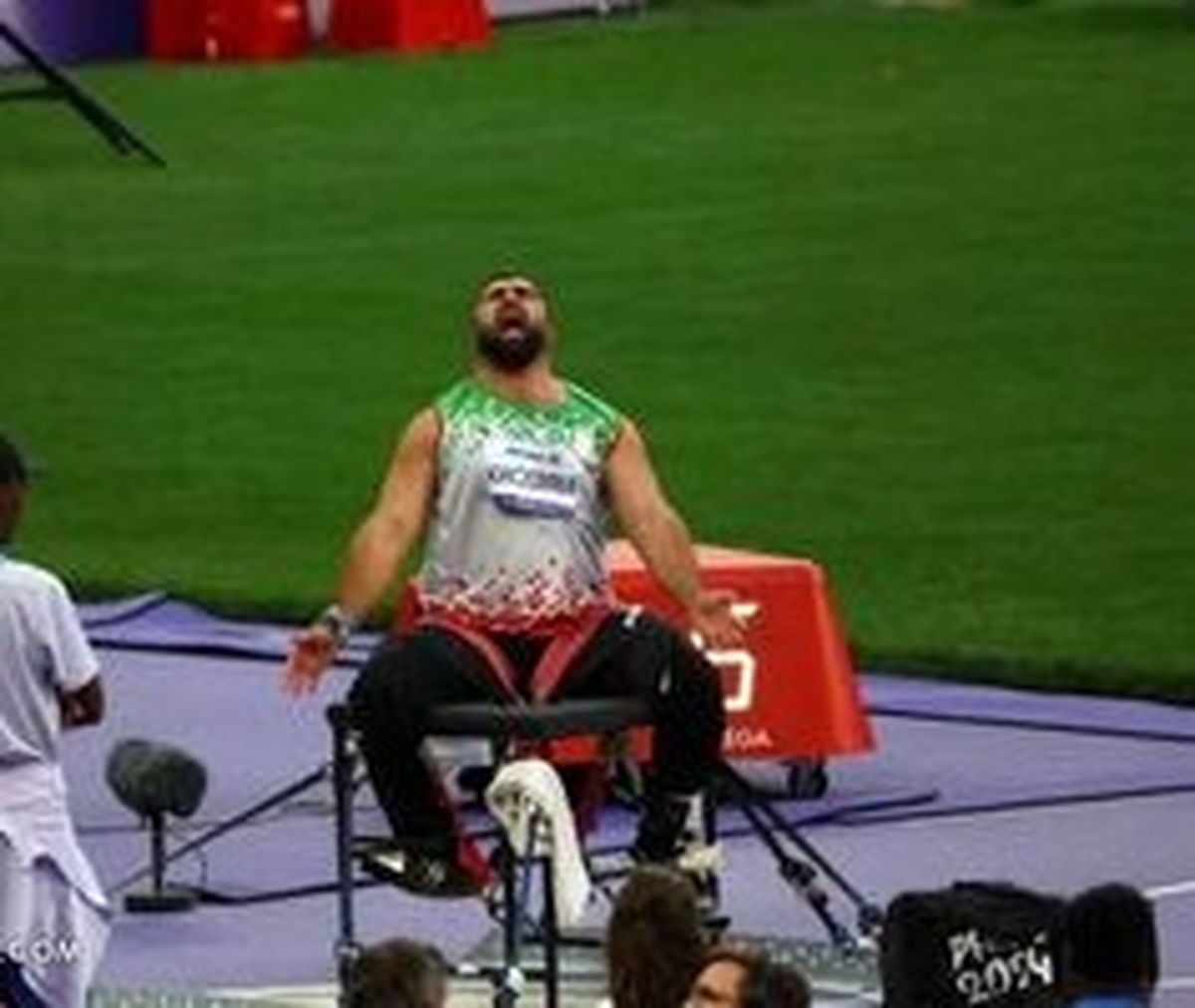 یک ایرانی شاهکار جدید خلق کرد و سلام نظامی داد/ عکس