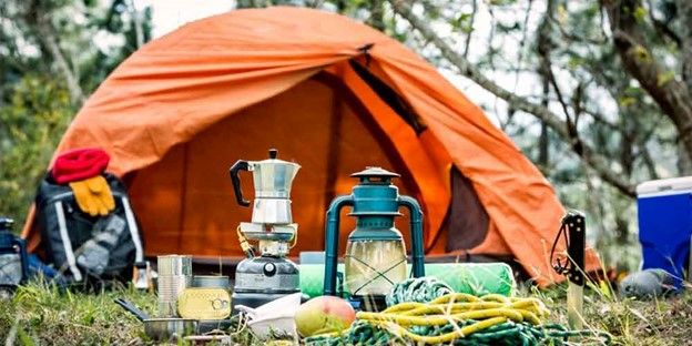 با شروع تابستان، کمپینگ‌ محبوب‌تر از همیشه؛ چه تجهیزاتی لازم داریم؟