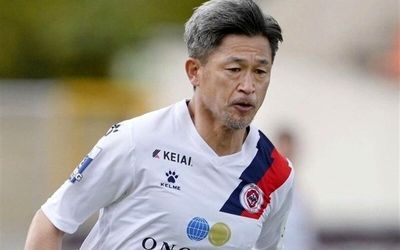 قرارداد جدید ستاره فوتبال ژاپن در ۵۸ سالگی!