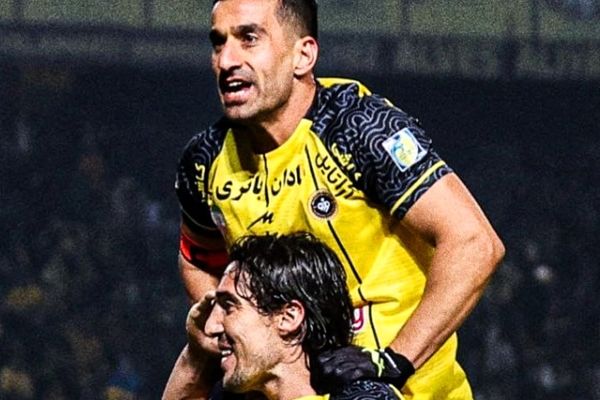 صعود سپاهان به صدر جدول/ پیروزی ملوان و تساوی فولاد و آلومینیوم