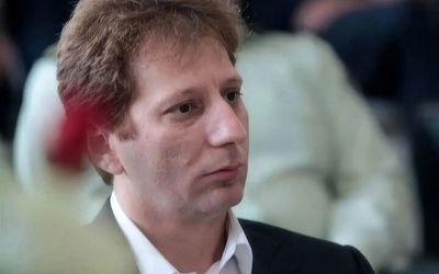 درگیری توییتری میان میثم ظهوریان و بابک زنجانی بر سر وضعیت بدهی نفتی و بانک آینده