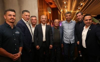 دورهمی علی دایی با فردوسی‌پور، کریم باقری و خاکپور/ عکس 