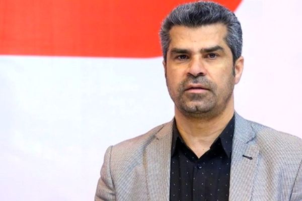 هادی ساعی: پیرهادی چند بار با مشت به شانه نعمت‌زاده زده است/ مبینا بچه است و مصاحبه بلد نیست/ 80 درصد این هجمه‌ها به خاطر این است که او شاگرد مستقیم مهروز ساعی است