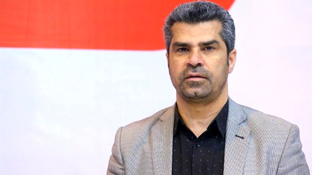 هادی ساعی: پیرهادی چند بار با مشت به شانه نعمتزاده زده است/ مبینا بچه است و مصاحبه بلد نیست/ 80 درصد این هجمهها به خاطر این است که او شاگرد مستقیم مهروز ساعی است