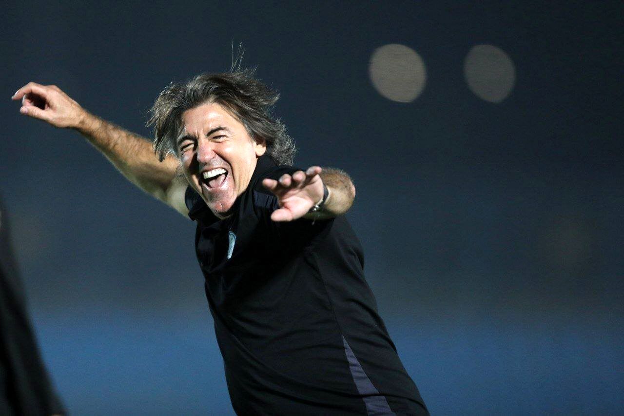 خوشحال‌ترین سرمربی لیگ ایران/ عکس 