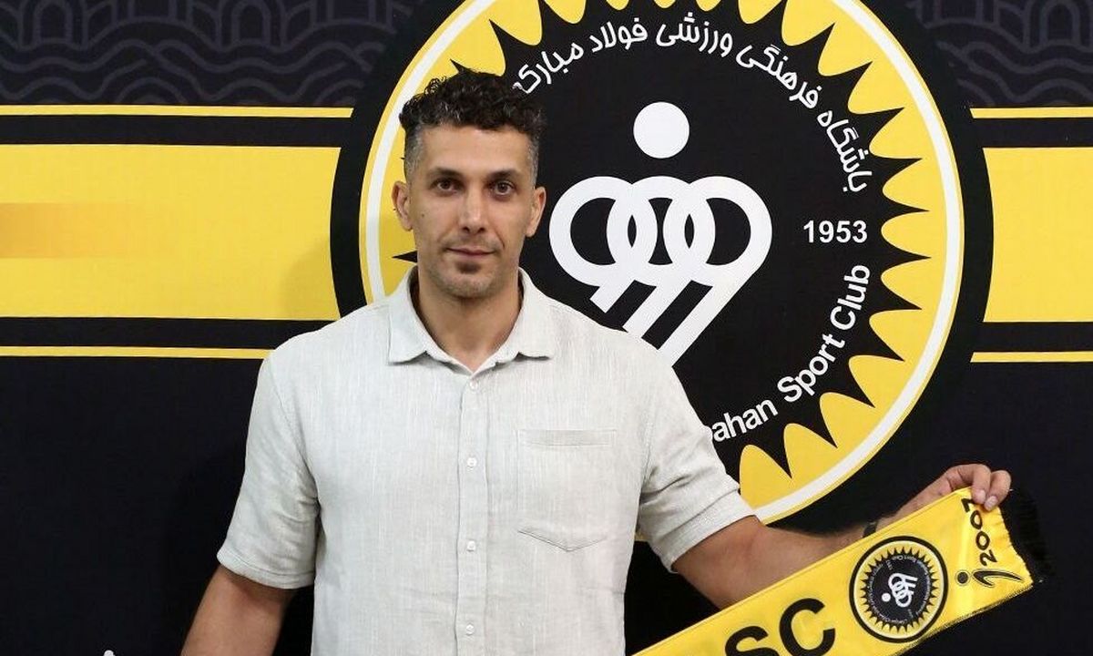 آرمین تشکری، بمب‌افکن سابق تیم ملی رسما به سپاهان پیوست

