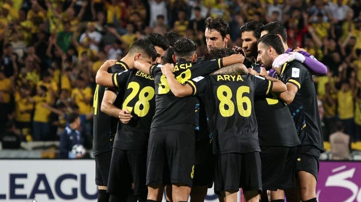 شکست خانگی سپاهان در نبرد غول ها مقابل تراکتورسازی/ تبریزی ها صدرنشین شدند و اصفهانی ها به رده چهاردهم سقوط کردند!/ ۱۰ درصد از قرارداد بازیکنان و کادر فنی سپاهان کسر گردید 