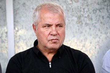 پروین و آقای خواننده با لباس ۶ تایی‌های پرسپولیس