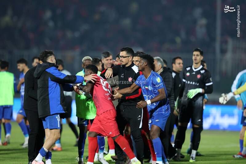 ماجرای درگیری اوریه و کنعانی زادگان در پایان دربی +عکس و فیلم