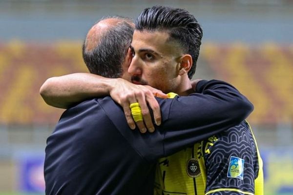 سپاهان صدر را از پرسپولیس پس گرفت/ فولاد هرچه زد گل نشد 