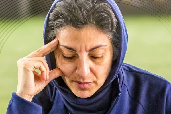 هدیه جالب مربی زن فوتبال ایران به فیفا