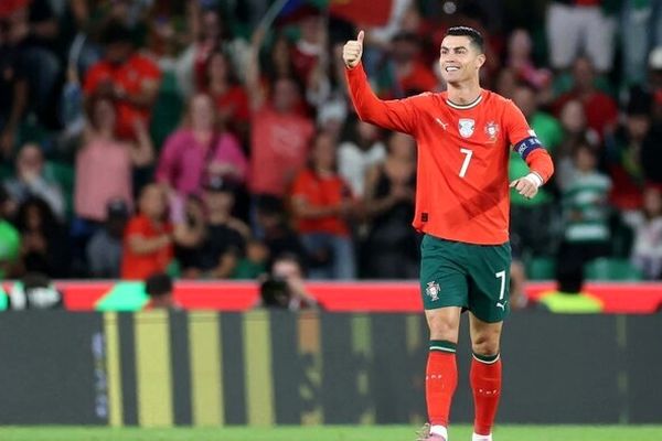 ساعت خاص رونالدو با طرح پرچم پرتغال