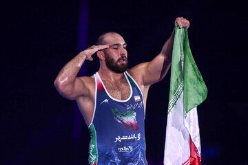 امیرحسین زارع: هر وقت برای مردم جان دادی، می شود افتخار