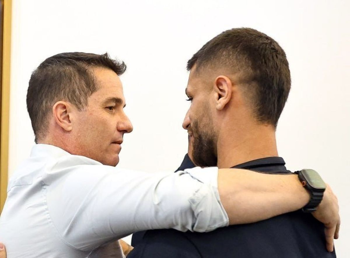 سرمربی جدید در آغوش پرسپولیسیها/ اوسمار به تهران رسید/ عکس