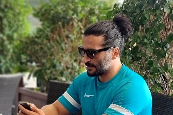 صدای ستاره سابق پرسپولیس علیه رئیس‌جمهور بلند شد: آقای پزشکیان تو آیینه خودت رو نگاه می‌کنی؟