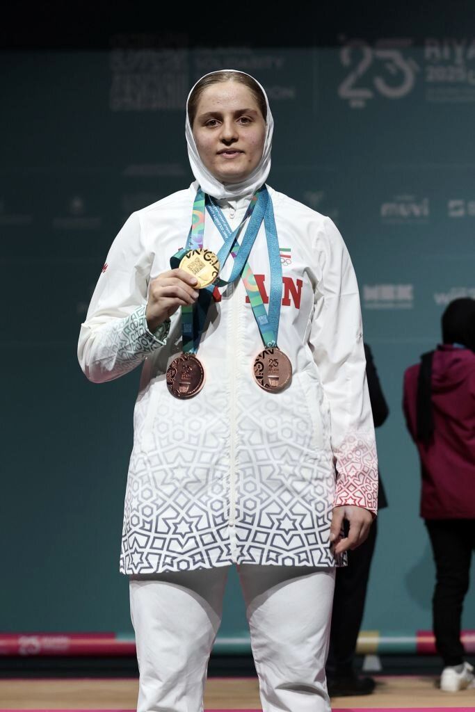 مهسا بهشتی: درس می‌خوانم و داروساز می‌شوم